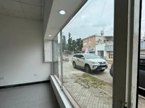 LOCAL COMERCIAL: ARTIGAS 630, SAN LORENZO.