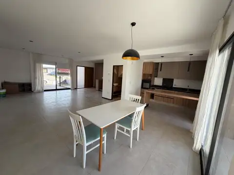 Depto Tipo Casa en Venta de 3 dormitorios