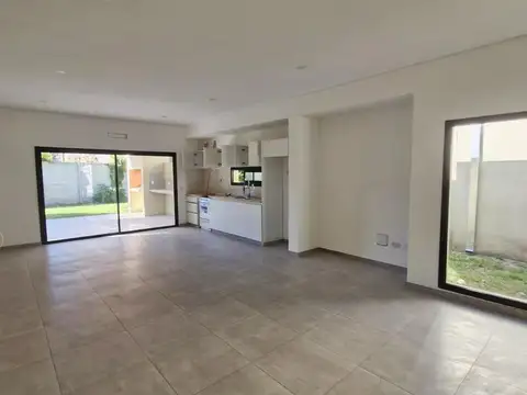 Casa a estrenar en predio privado - Tortuguitas