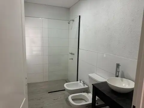 Casa a estrenar en predio privado - 8 Casas Tortuguitas