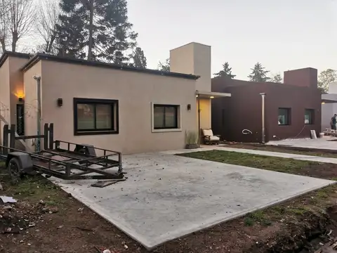 Casa a estrenar en predio privado - 8 Casas Tortuguitas