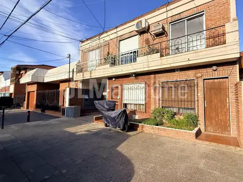 Departamento 2 ambientes con balcon frances