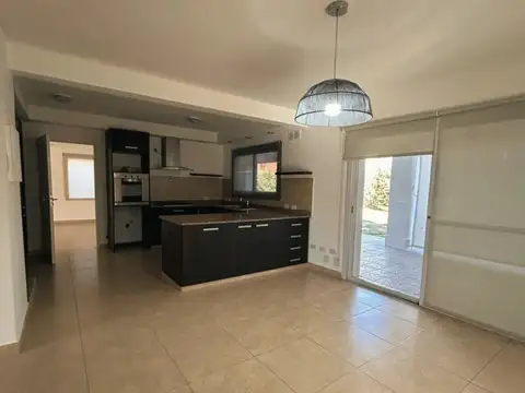 Casa en Alquiler de 4 dormitorios