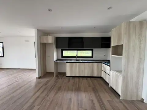 Adg. Casa 4 Ambientes Con Pileta Santa Lucia