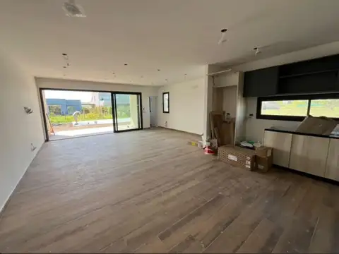 Adg. Casa 4 Ambientes Con Pileta Santa Lucia