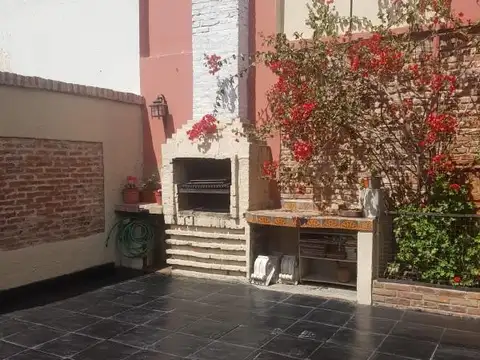 Depto Tipo Casa 4 ambientes con 2 baños
