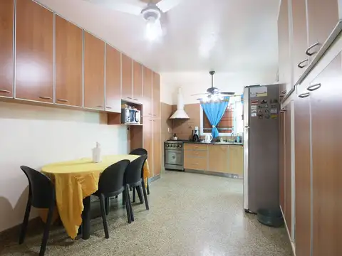 VENTA CASA 4 AMBIENTES EN PB MONTE CASTRO TERRAZA