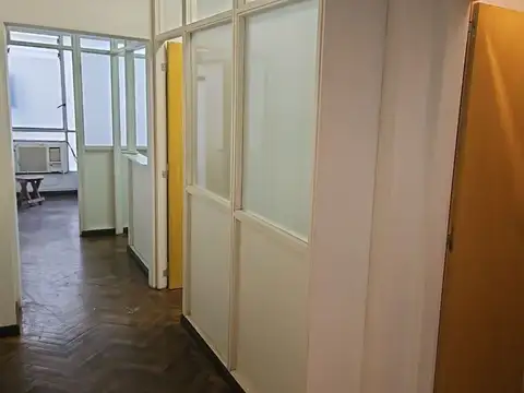 VENTA OFICINA TRIBUNALES C/BAÑO/KITCHENETTE PROPIO