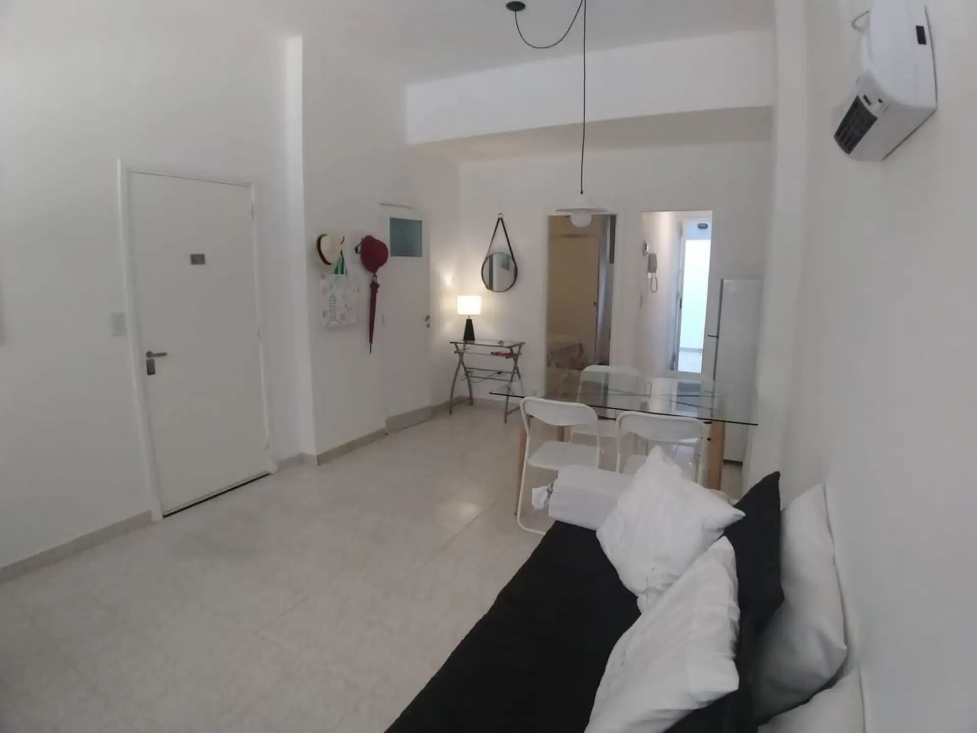 Venta de Departamento 2 AMBIENTES RECICLADO A LA CALLE en Plaza Colón