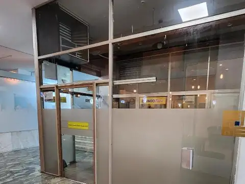 Local de 32 m2 en entre-piso de galería, con vigilancia