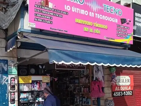 EXCELENTE LOCAL EN FRENTE AL SHOPPING LINIERS