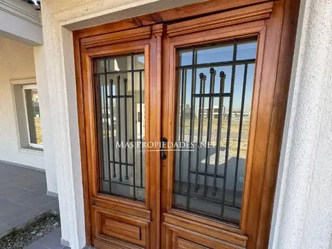 Casa 5 ambientes con 3 baños