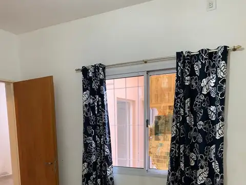 Depto Tipo Casa en Alquiler en Villa Lugano, $ 600.000