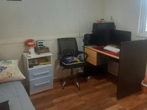CASA NUEVA CON PILETA Y DEPOSITO EN FCO. ALVAREZ.