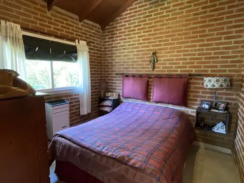 Casa en venta 3 ambientes con quincho y piscina, La Armonía