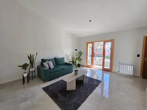 Depto Tipo Casa en Venta en Pompeya, USD 169.000