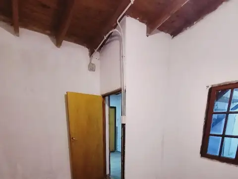 Casa 4 ambientes con 1 baño