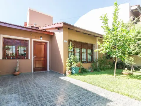 VENTA CASA 3 DORMITORIOS GLEW APTA CREDITO