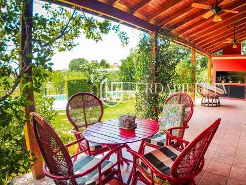 Casa en venta en Champagnat, Estancias Del Pilar