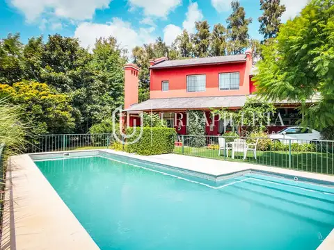 Casa en venta en Champagnat, Estancias Del Pilar