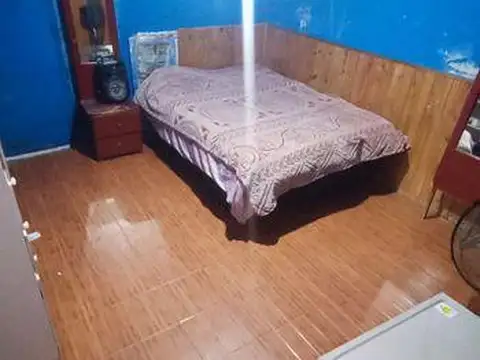 Casa 5 ambientes con 1 baño