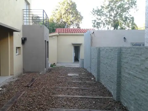 Depto Tipo Casa en Alquiler de 6 ambientes