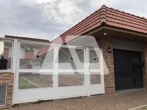 Casa Chalet  en Venta en Monte Chingolo, Lanús, G.B.A. Zona Sur