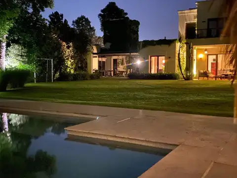 Casa en Alquiler de 4 dormitorios