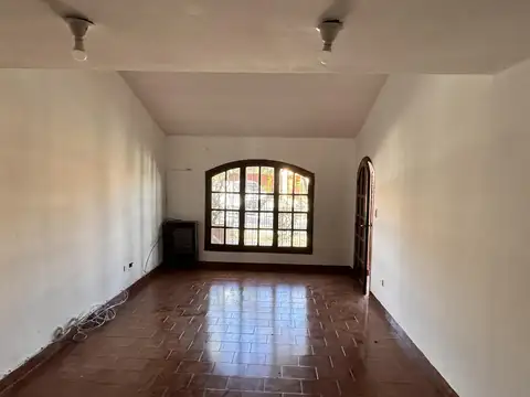 Casa 6 ambientes con 3 baños