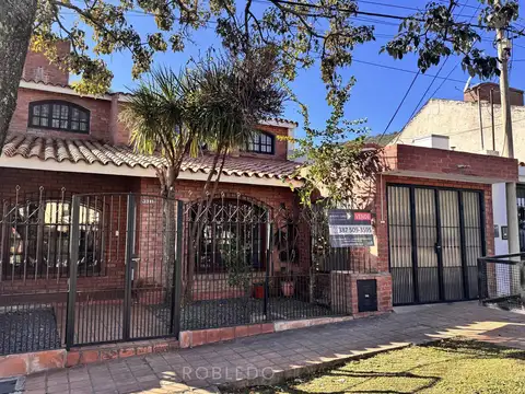 Casa en venta 4 dormitorios Barrio Tres Cerritos Salta Capital