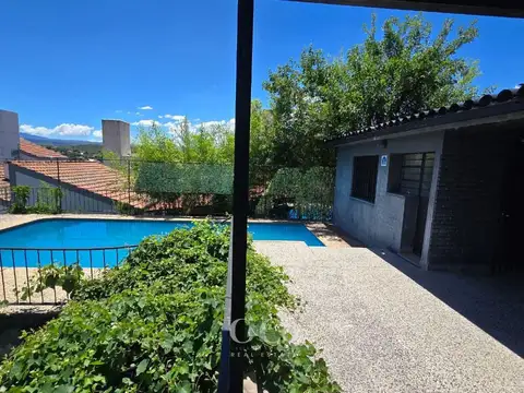 Casa 6 ambientes con 1 baño