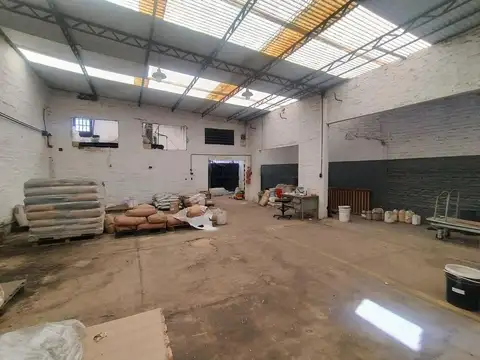 ALQ DEPOSITO 238M2 EN SAN MARTIN