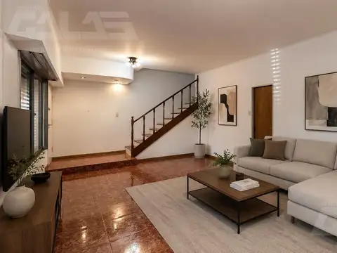 Casa 5 ambientes con 3 baños