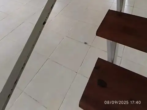 Casa en Alquiler con 2 cocheras