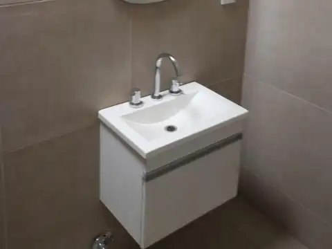 Casa 2 ambientes con 1 baño