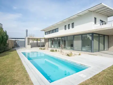 ALQUILER CASA A ESTRENAR BARRIO EL CANTON - VISTA AL GOLF