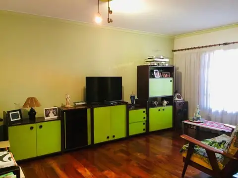 Casa 4 ambientes con 4 baños