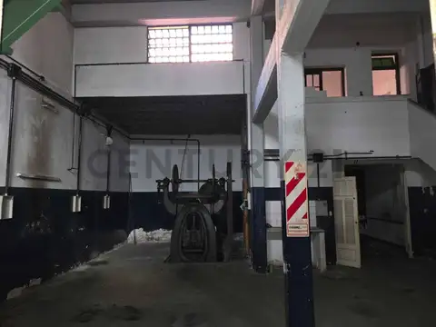 Galpon con oficinas en Venta Pompeya Potencial de desarrollo
