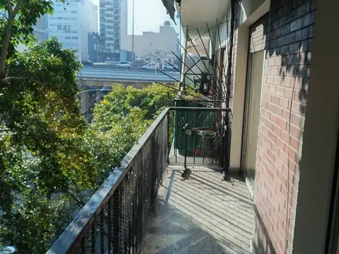 Hermoso 3 Amb. balcón Frente todo sol. San Telmo
