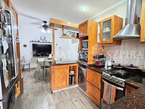 Casa 6 ambientes con 4 baños
