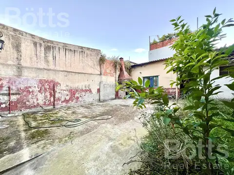Casa Terreno en Villa Santa Rita