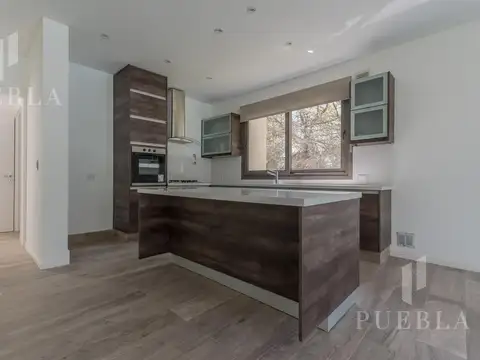 Casa 7 ambientes con 4 baños