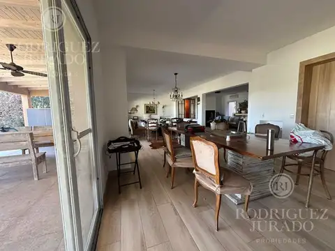 Casa en Alquiler en Cabreria, USD 10.000