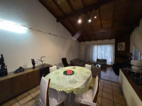 CASA C/DEP EN JUAN A. GARCIA AL 1400 - IMPECABLE GARAGE JARDIN PATIO QUINCHO GRAN LIVING