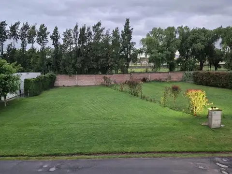 LOTE EN VENTA EN BARRIO LOS TRONCOS