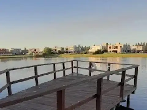 LOTE EN VENTA EN BARRIO LOS TRONCOS