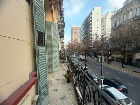 Oficina en Alquiler 100 años