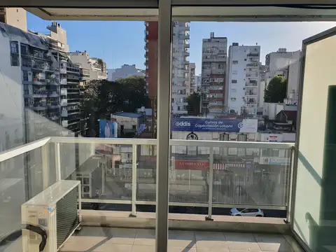 Departamento en Alquiler en Belgrano C, $ 680.000