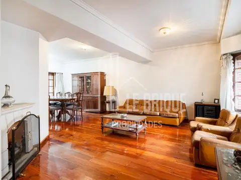 Casa 5 ambientes con 3 baños