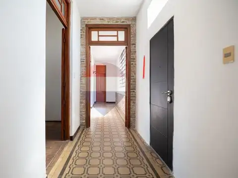 Casa en Venta con 5 cocheras